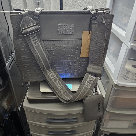 Steve Madden Handbags - Steve Madden Gray Messenger Bag with Sturdy Strap